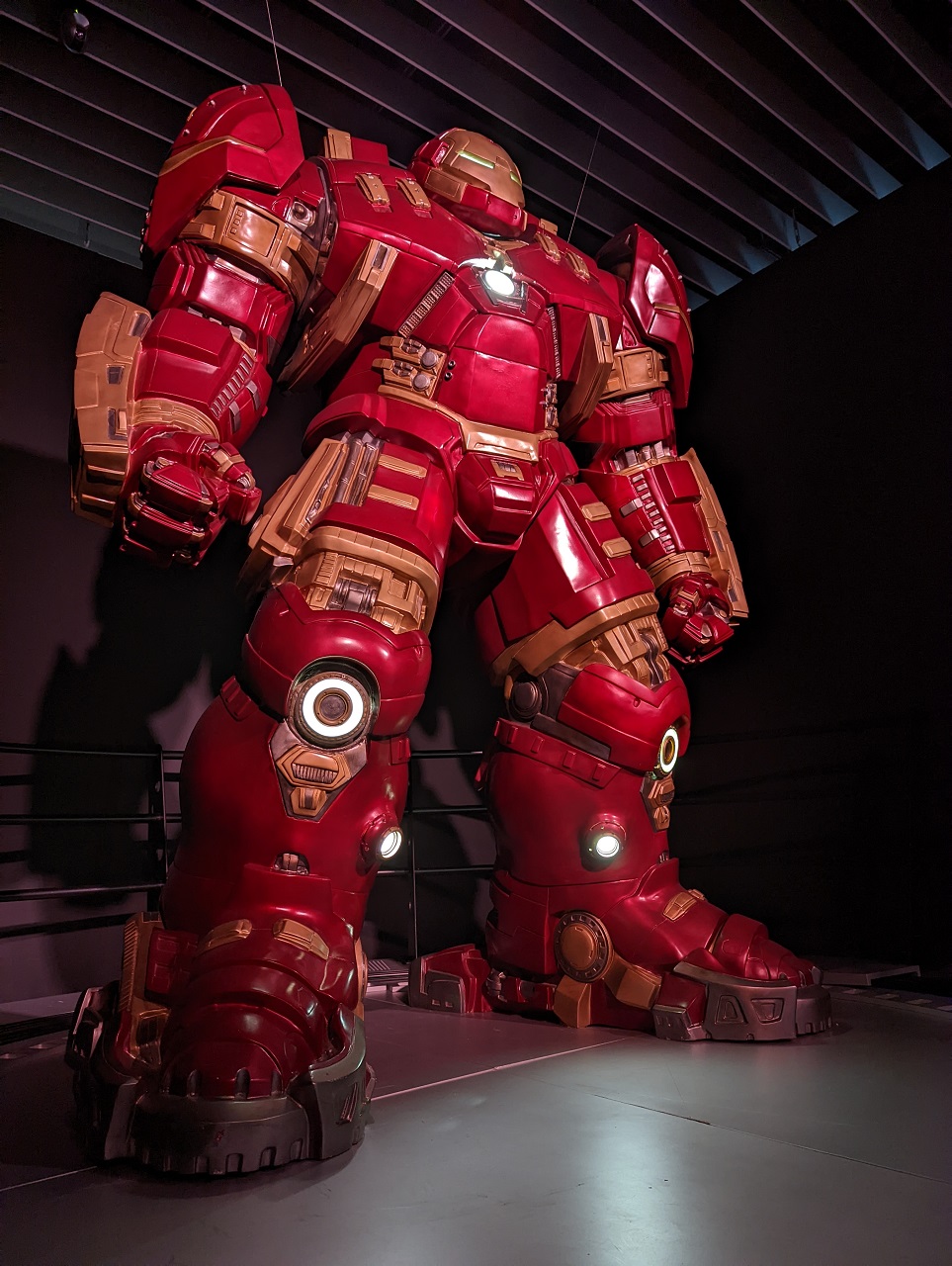 Marvel’s Avengers STATION ironman hulk armor