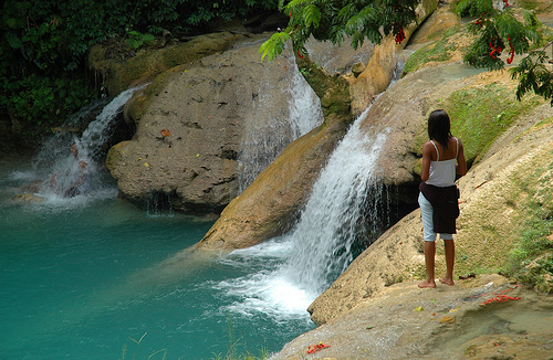 cool blue hole waterfall jamaica