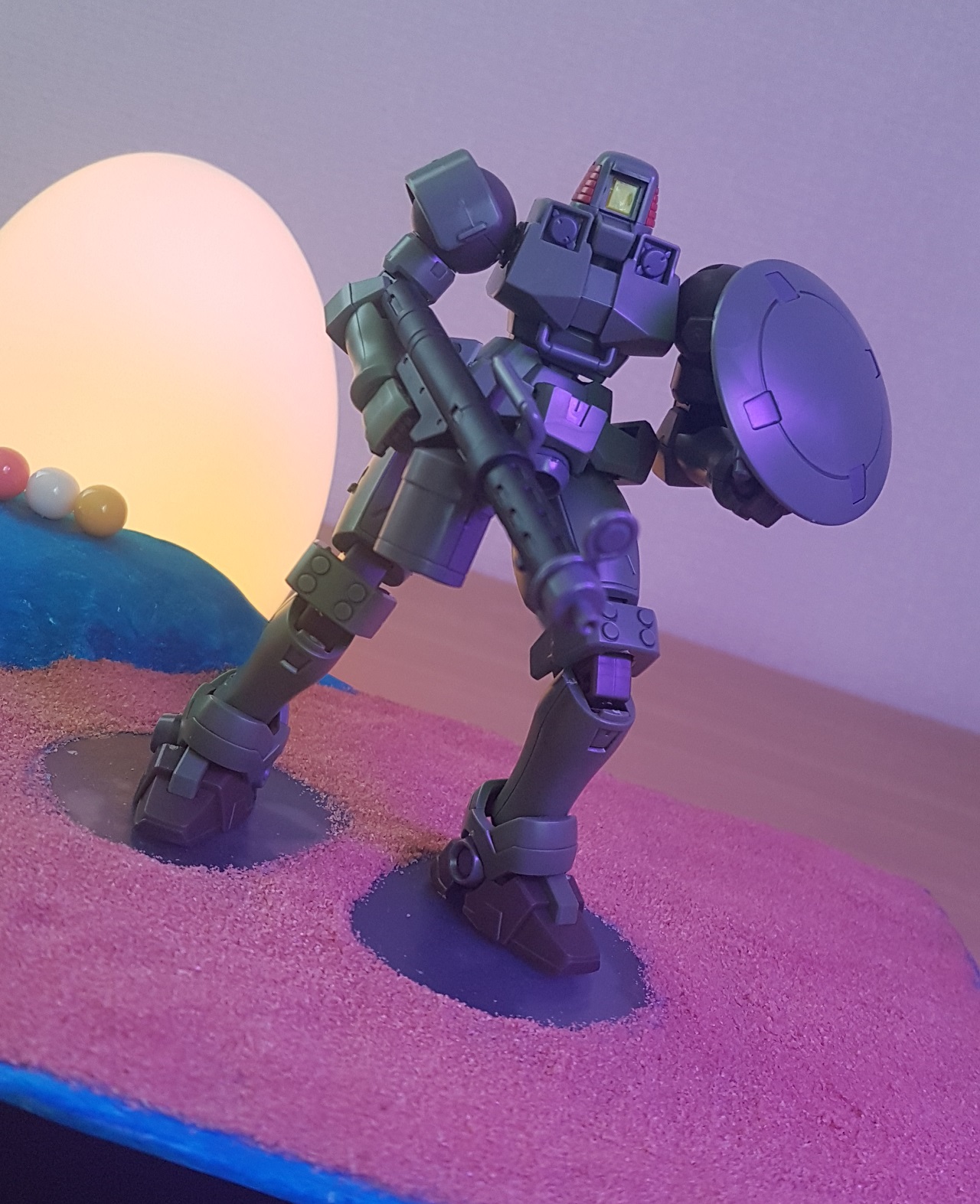 Gunpla Diorama man Leo pose